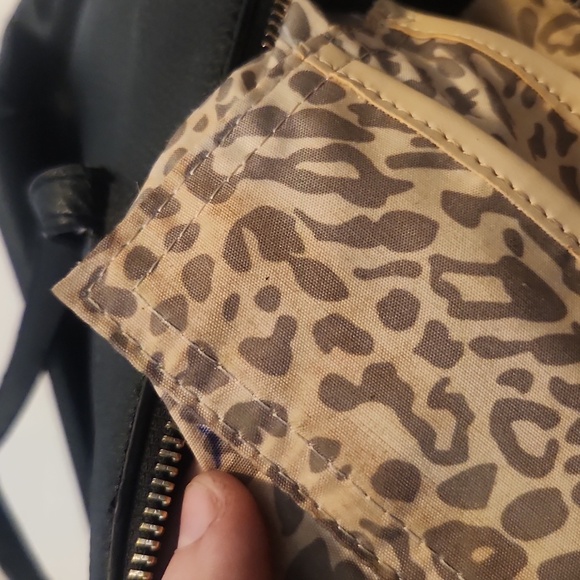 Preloved GUESS Black Quilted Women's Shoulder Bag - Picture 6 of 6